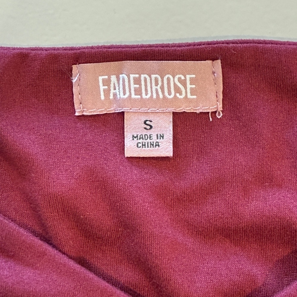 Fadedrose Ruched Ring Front Long Sleeve Top - Size S- Berry Red - NWT - Picture 4 of 7